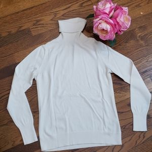 Banana Republic White Turtleneck Size S